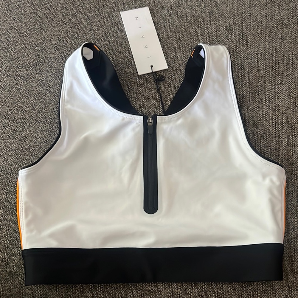 NEW LAAIN TOP